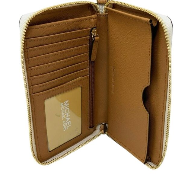 MICHAEL KORS JET SET TRAVEL WALLET IN VANILLA - Picture 6 of 6